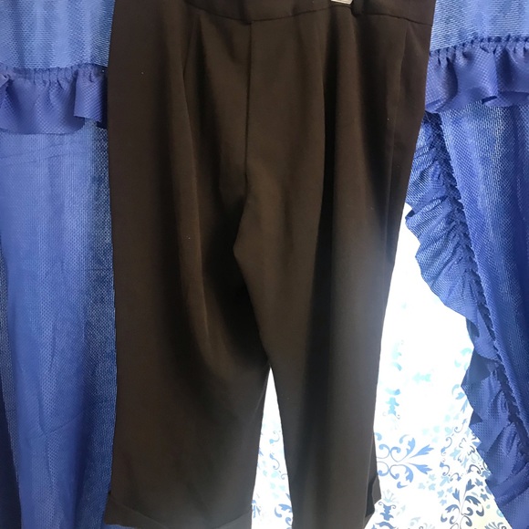 Capris - Picture 2 of 2